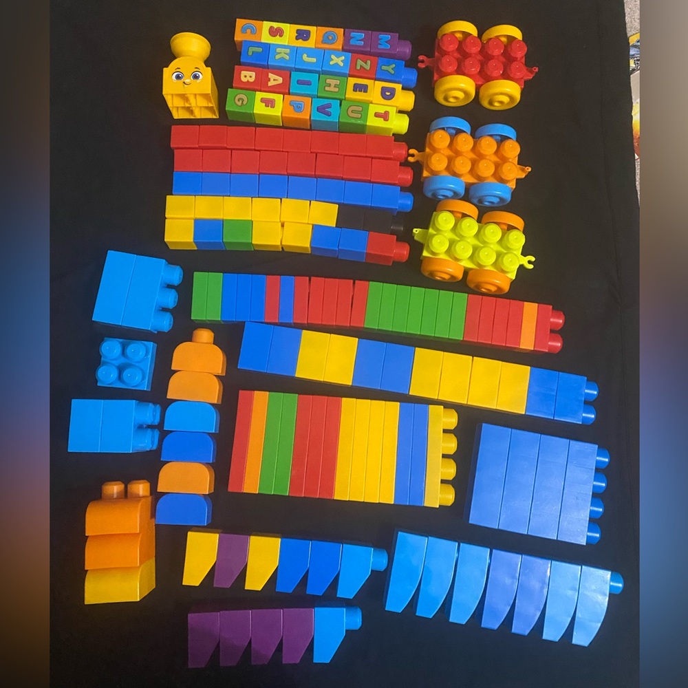MEGA BLOKS Building Blocks 155 pieces
